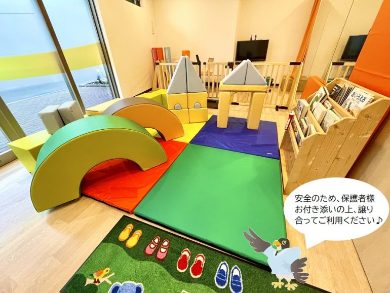 ☆やわらかいブロック、トンネルや滑り台になるクッションで大冒険！